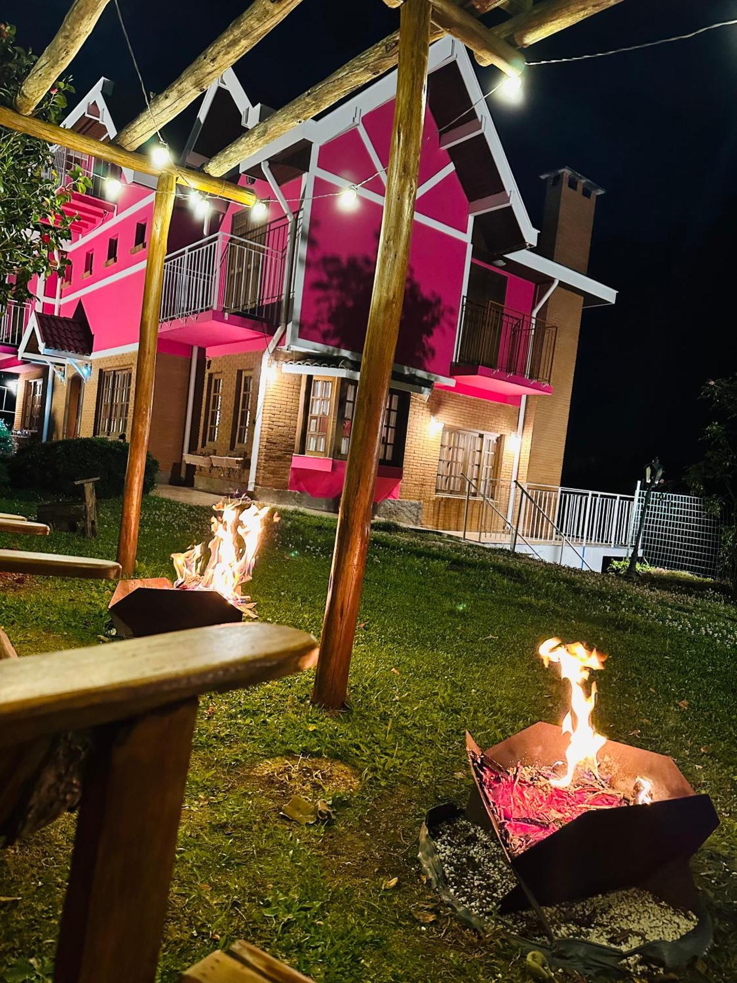 HOTEL POUSADA PINK VILLAGE, CAMPOS DO JORDAO **